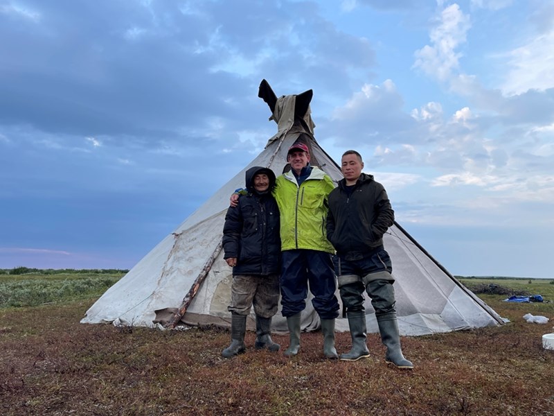 Peter Ungar, centro, en Yamal, en el norte de Rusia. "Width =" 100% "/>
</a></p><div
class=