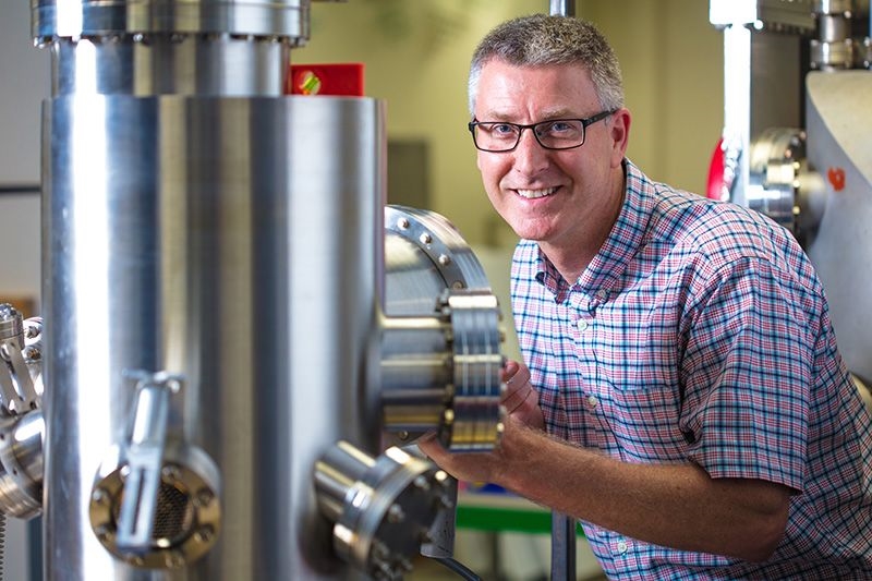 Physics professor Paul Thibado has designed tiny graphene-powered motors that can run on ambient temperature.