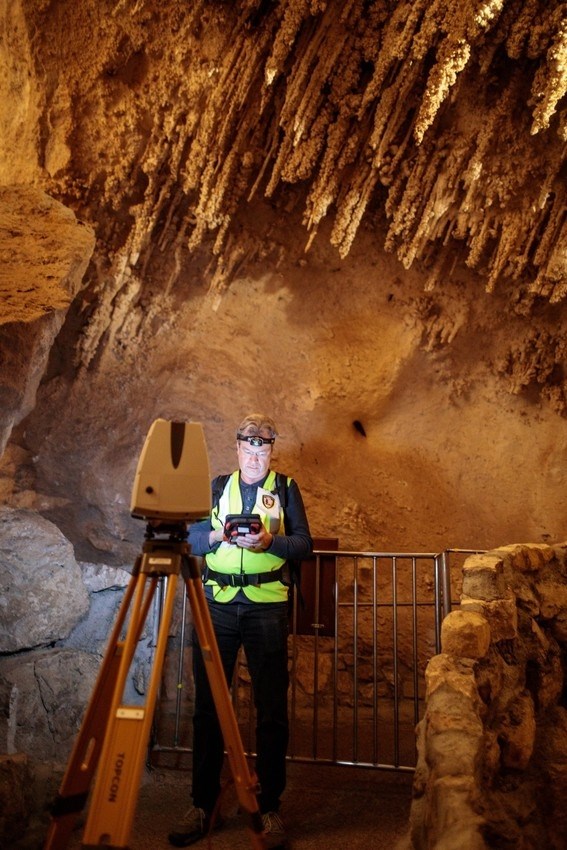 Malcolm Williamson scanning Carlsbad Cavern with LiDAR equipment.