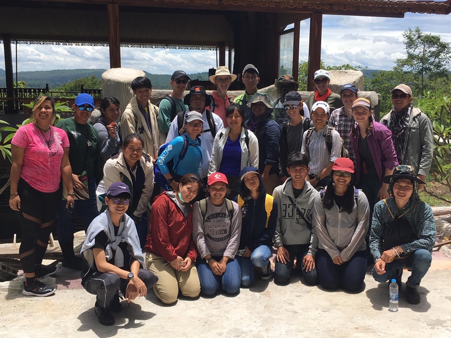 Undergraduate students participated in a research trip to Thailand.