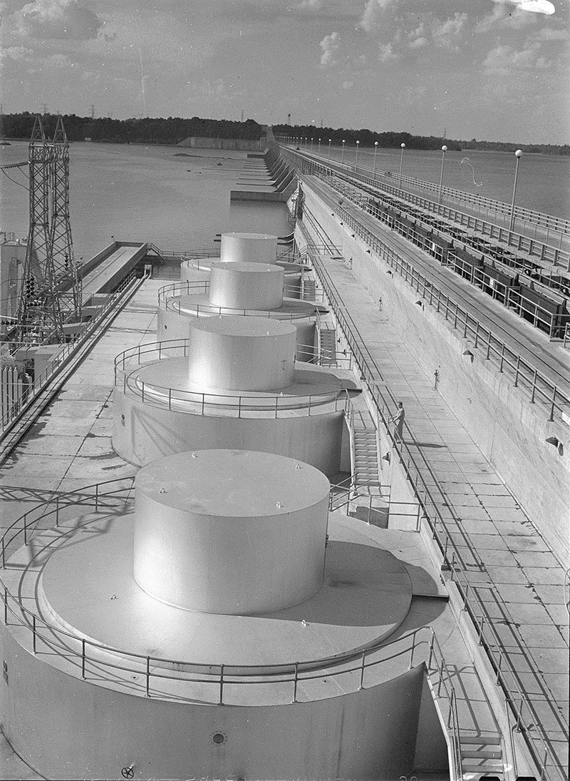 Tennessee Valley Authority, Wheeler Dam Generators, Town Creek, Alabama, 1933-1936. Photo: Arthur Rothstein, 1942; Farm Security Administration - Office of War Information Collection, Library of Congress.