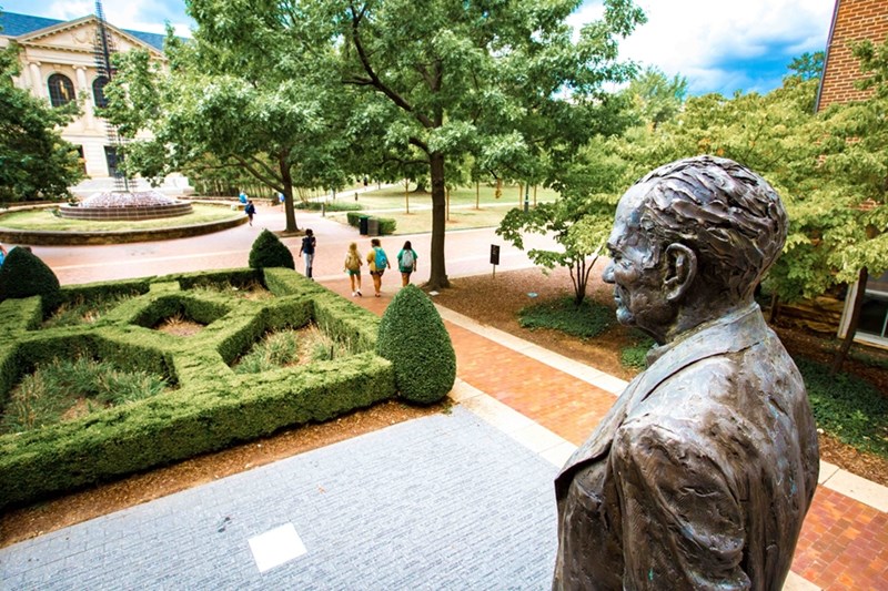U of A Forms Committee to Evaluate J. William Fulbright's Presence on Campus