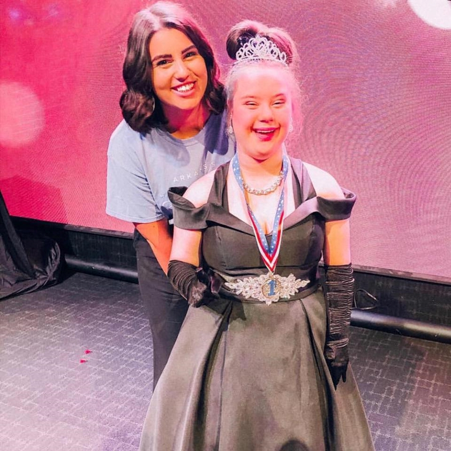 Maddie Stinson and an Arkansas Miss Amazing participant.