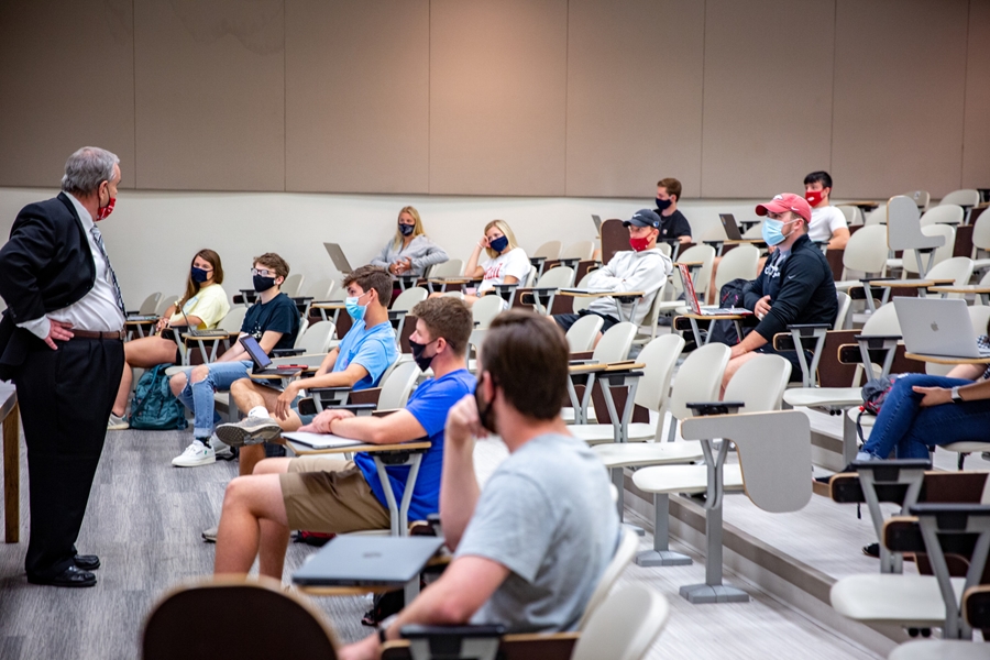 Students attend a class in Kimpel Hall Auditorium during the first week of classes.