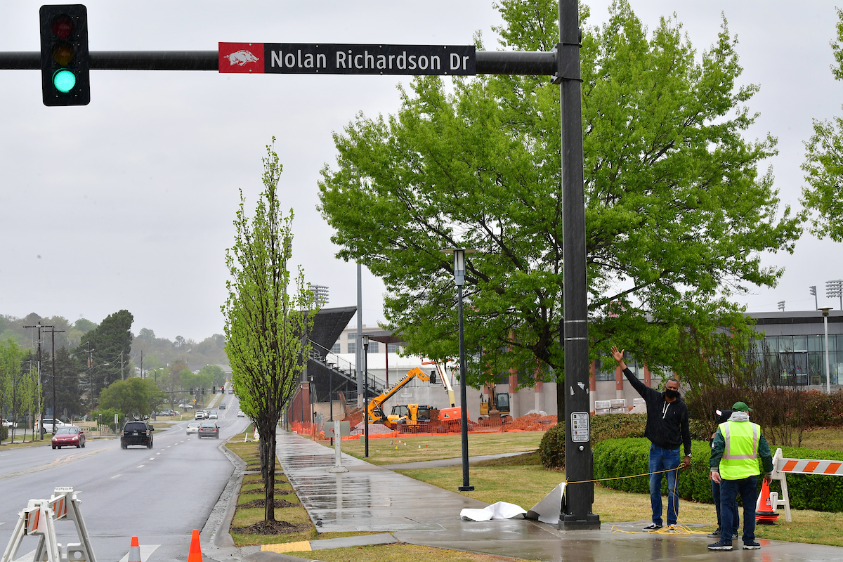 Newly Named Nolan Richardson Drive And Leroy Pond Avenue Unveiled University Of Arkansas