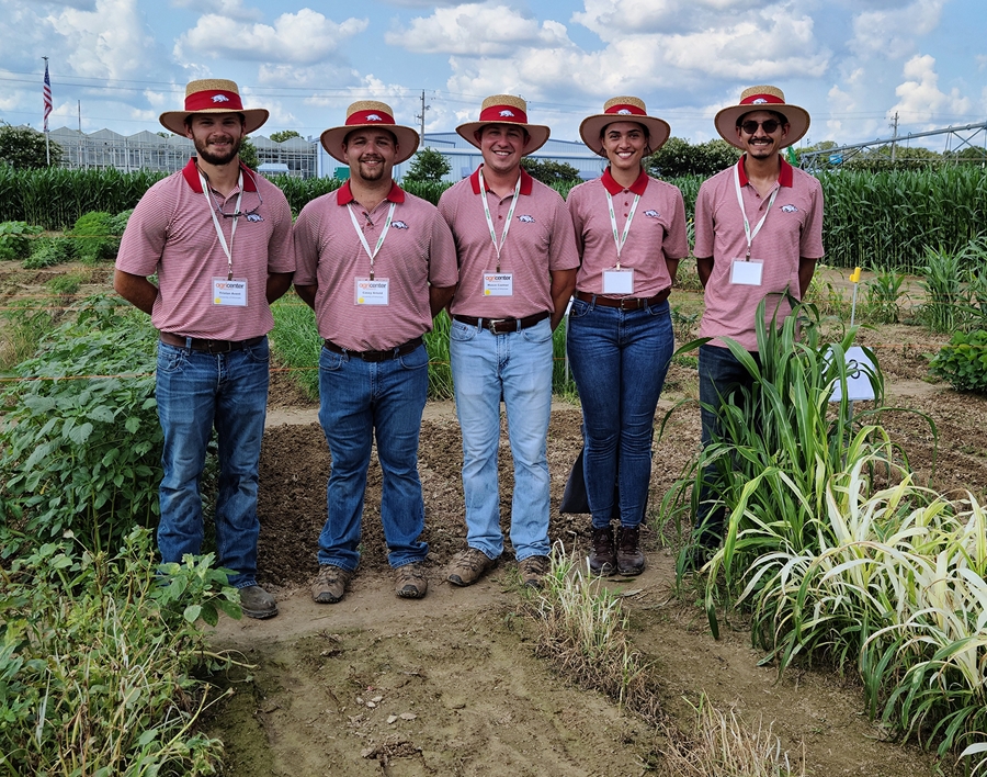 The Southern Weed Contest champions include (from left), Tristen Avent, Casey Arnold, Mason Castner, Maria Carolina and Juan Camilo Velasquez. The coaches are CSES faculty members Jason Norsworthy and Nilda Roma-Burgos.