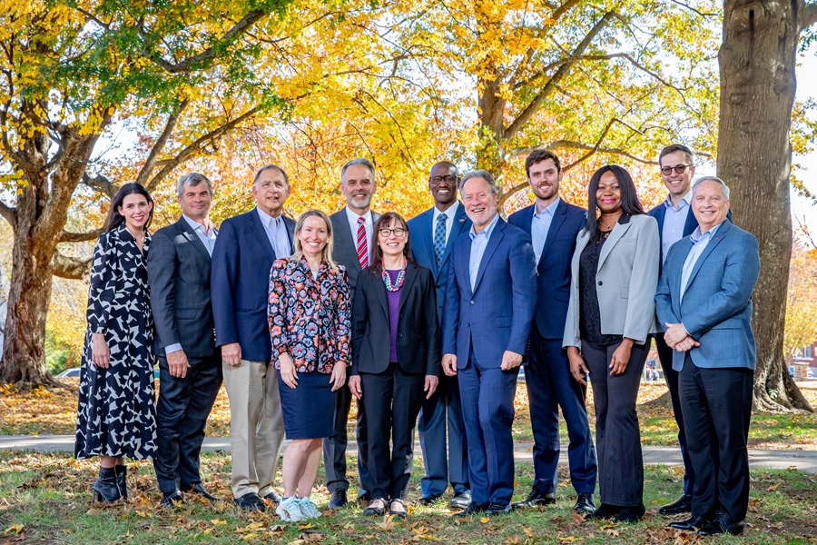 David Beasley (fifth from right), Executive Director of the United Nations World Food Program is joined by US Senator John Boozman (third from left), Acting Chancellor Charles Robinson (sixth from right ) and other WFP staff, U of One administration and Boozman staff.