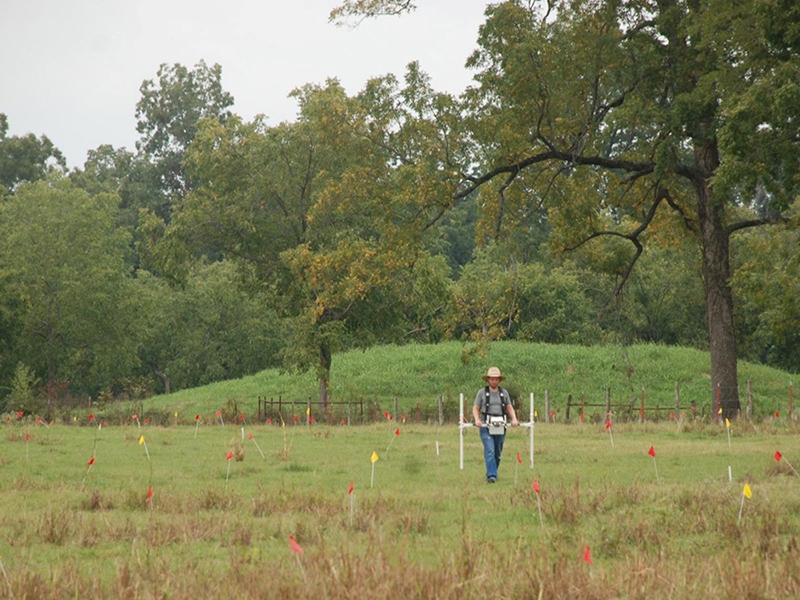  Samuelsen conducting gradiometry survey at the Crenshaw site in southwest Arkansas. 