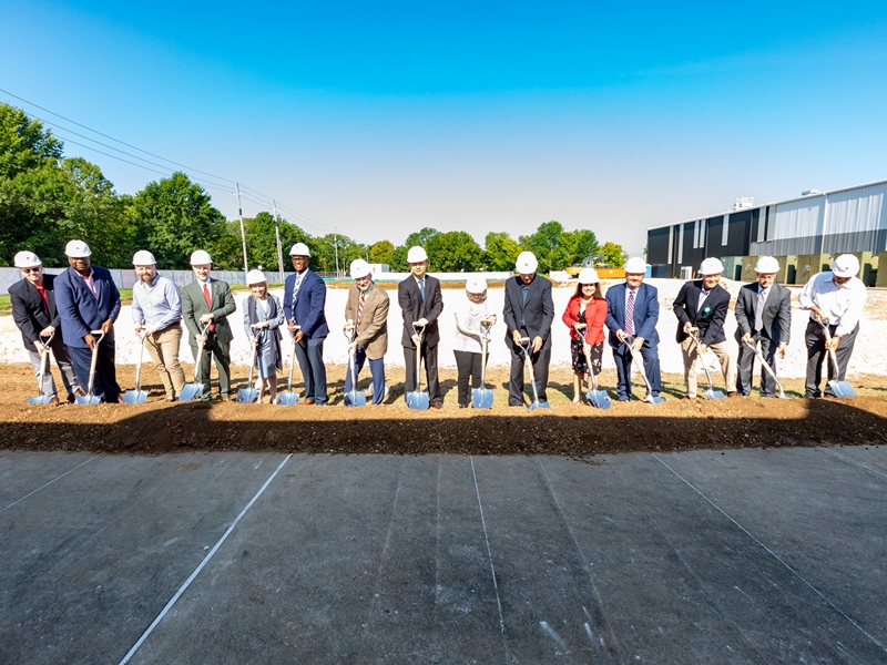 Members of the U of A administration, faculty, staff, U of A System and Board of Trustees take part in the ceremonial groundbreaking for the Multi-User Silicon Carbide Research and Fabrication Facility (MUSiC).