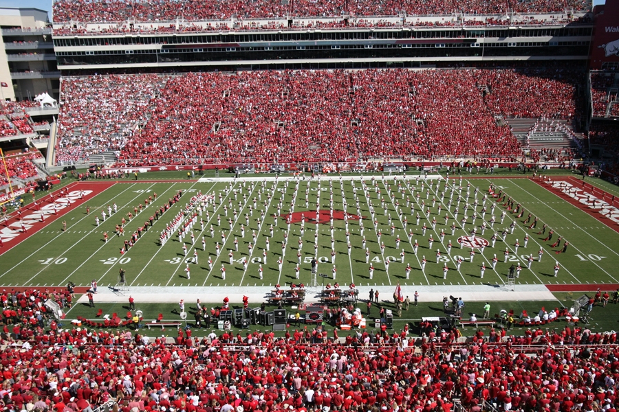 Super Bowl I, current marching band members honor historic