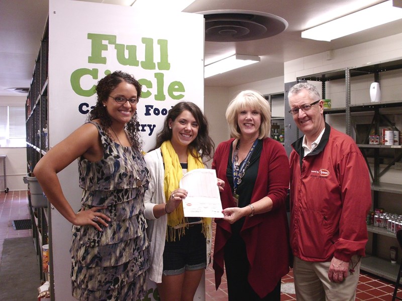 Tyson Foods Supports Full Circle Food Pantry University Of Arkansas